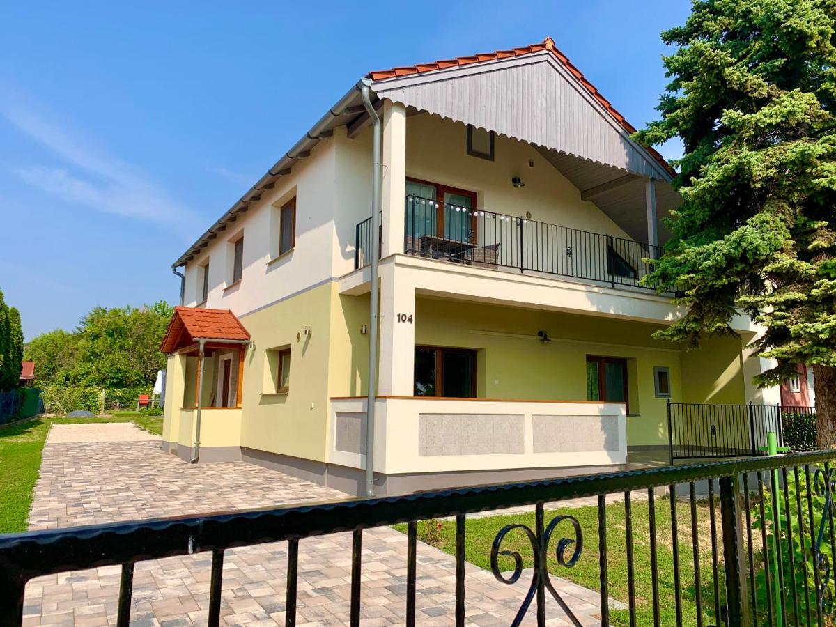 Pine&Chill2 Apartments Balatonalmadi Luaran gambar